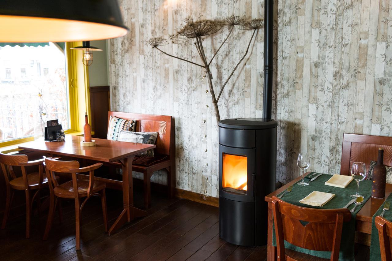 Hotel Restaurant It Posthus Birdaard Esterno foto